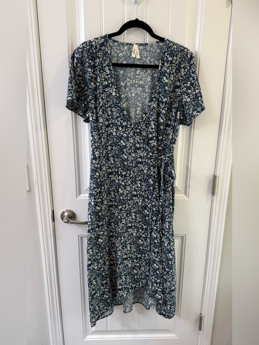 Pact Organic Cotton Cafe Crepe Wrap Dress Floral Earth Friendly Midi Length Sz M